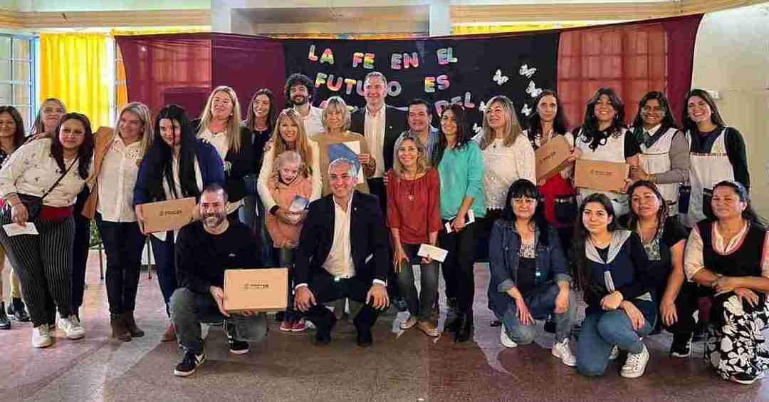 Las Escuelas Municipales incorporan nuevos dispositivos tecnológicos para favorecer la inclusión educativa