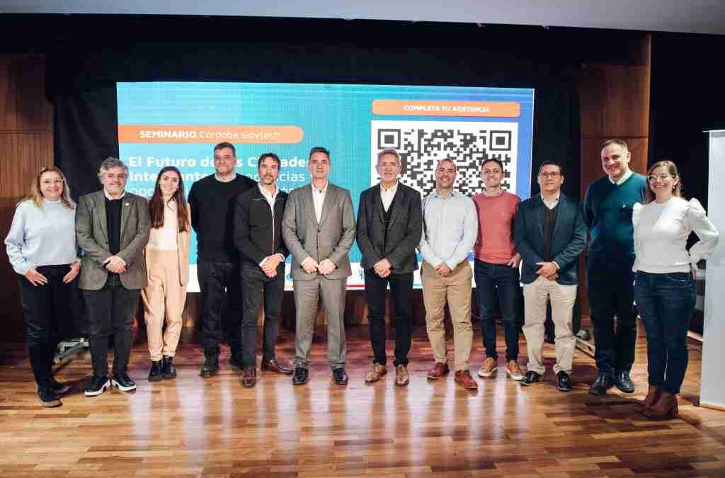 Córdoba Govtech. Con más de 150 agentes públicos, inició el Ciclo de Seminarios Smart City junto a la UNC y BID Lab